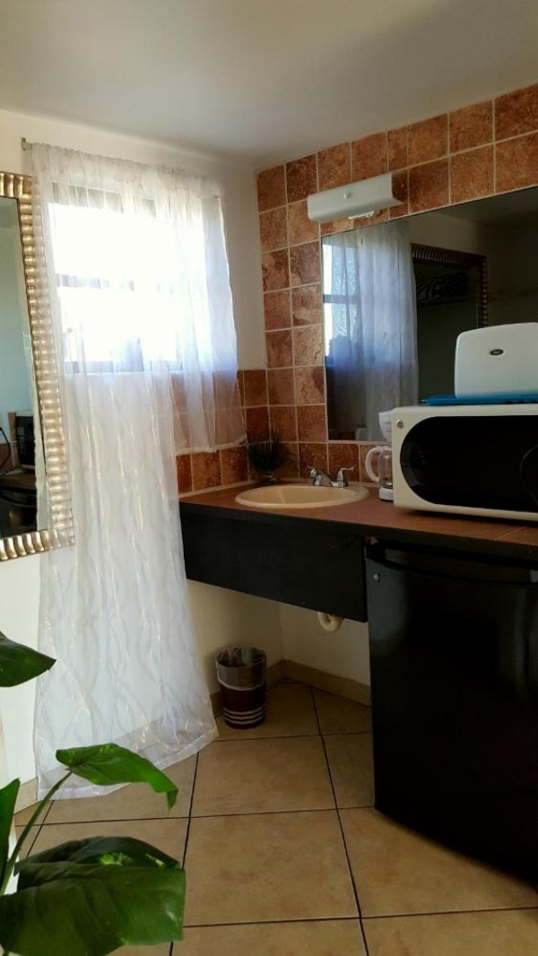 Lago Motor Inn image 19