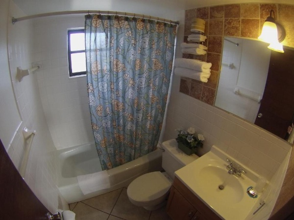 Lago Motor Inn image 22